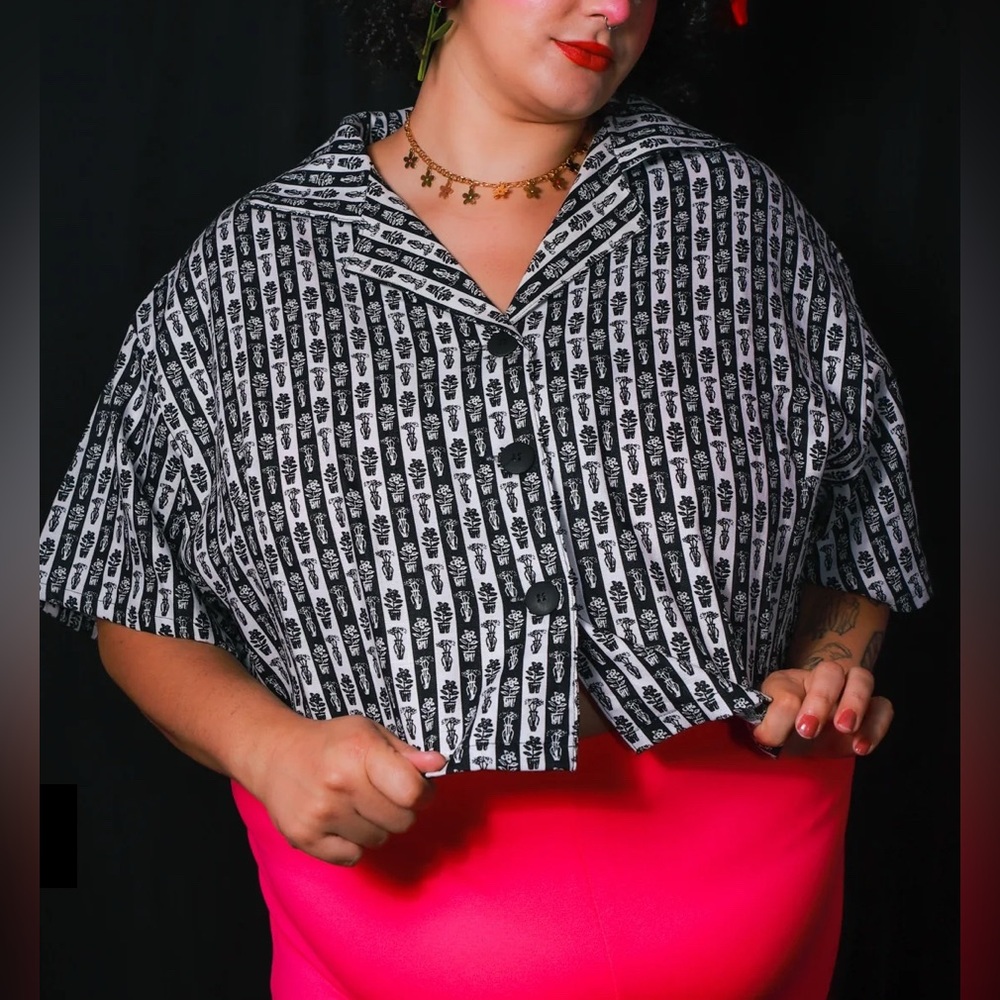 Black & White Striped Button-Down Crop Shirt - Women